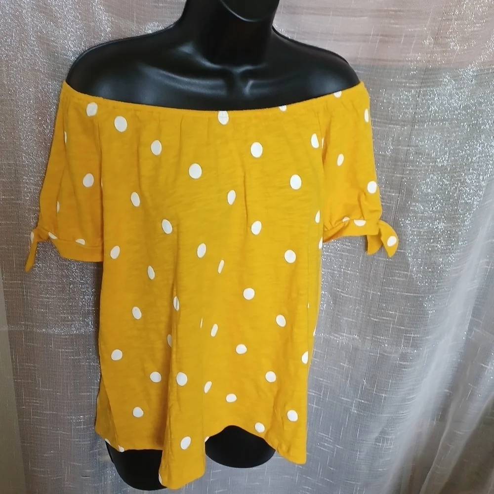 Old Navy Girls Yellow and White Polka Dot Blouse, off the shoulder, tie sleeve
